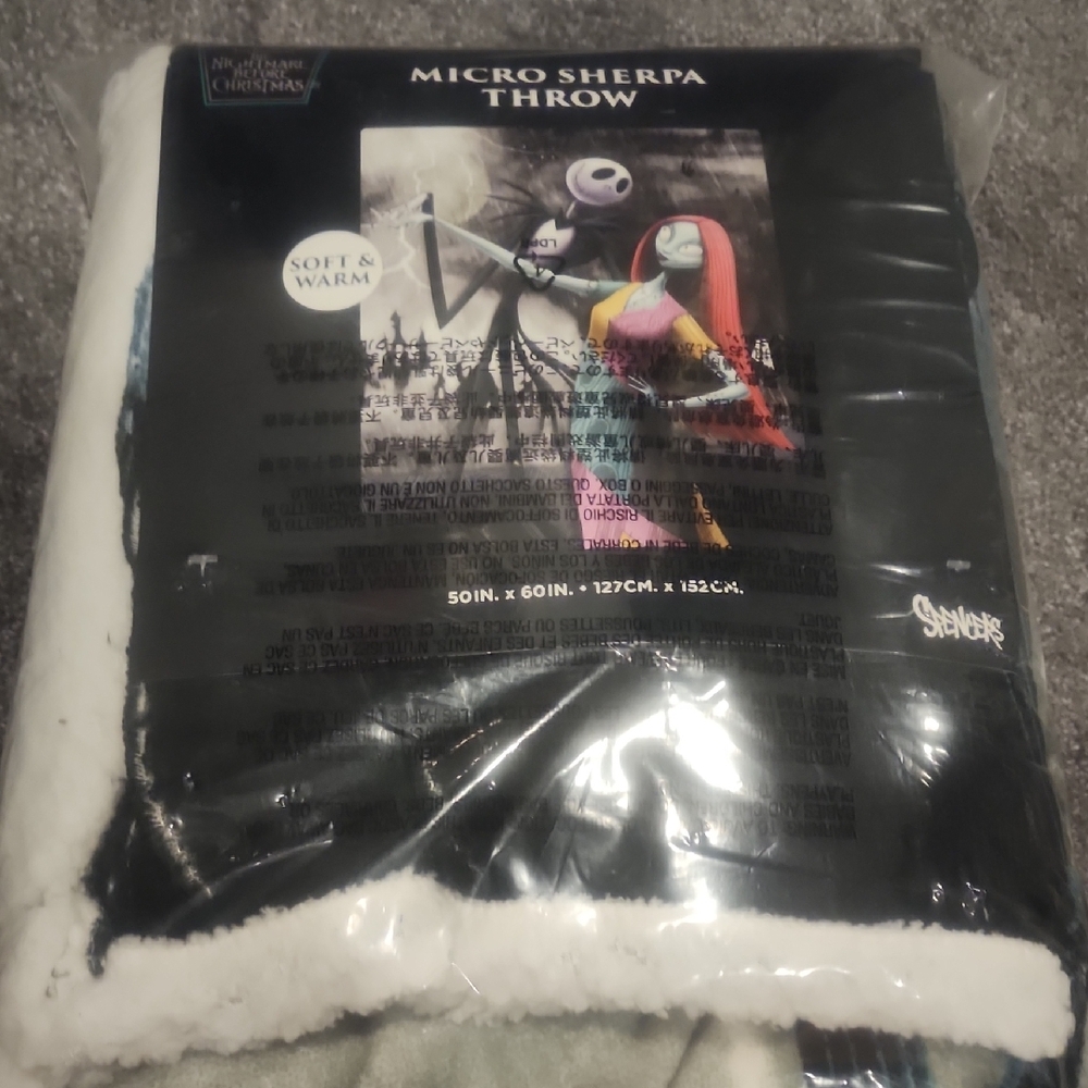 Disney Nightmare Before Christmas Black and White Micro Sherpa Throw - Picture 2 of 2